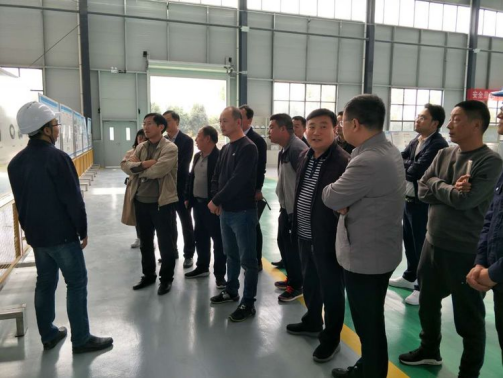 參觀學習拓視野 啟迪思路助轉型——鞏義市民營科技創(chuàng)業(yè)園區(qū)黨支部組織企業(yè)開展轉型升級觀摩交流學習