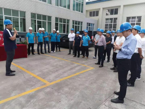 鞏義市康店鎮(zhèn)黨委 書(shū)記路少輝帶領(lǐng)優(yōu)秀企業(yè)家到我公司現(xiàn)場(chǎng)觀摩